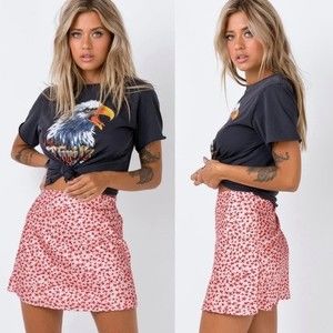 Princess polly Red Joan floral mini skirt sz us 6